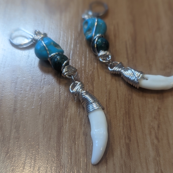 FINAL PRICE Coyote Fang Howlite Azurite Malachite Silver Wrapped Dangle Earrings - Picture 7 of 8